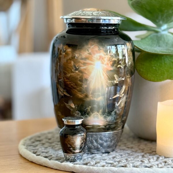 Doves urn adult human ashes large funeral memorial remembrance loved tribute metal lost died keepsake nature cremation decorative burial women men dad mom mum clouds ethereal heaven religious water Dove bird God Jesus urnes funéraires adultes