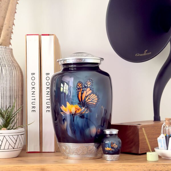 Butterfly monarch urn adult human ashes large funeral memorial remembrance loved tribute metal lost died keepsake nature cremation decorative burial women men dad mom mum flower garden milkweed blue urnes funéraires adultes